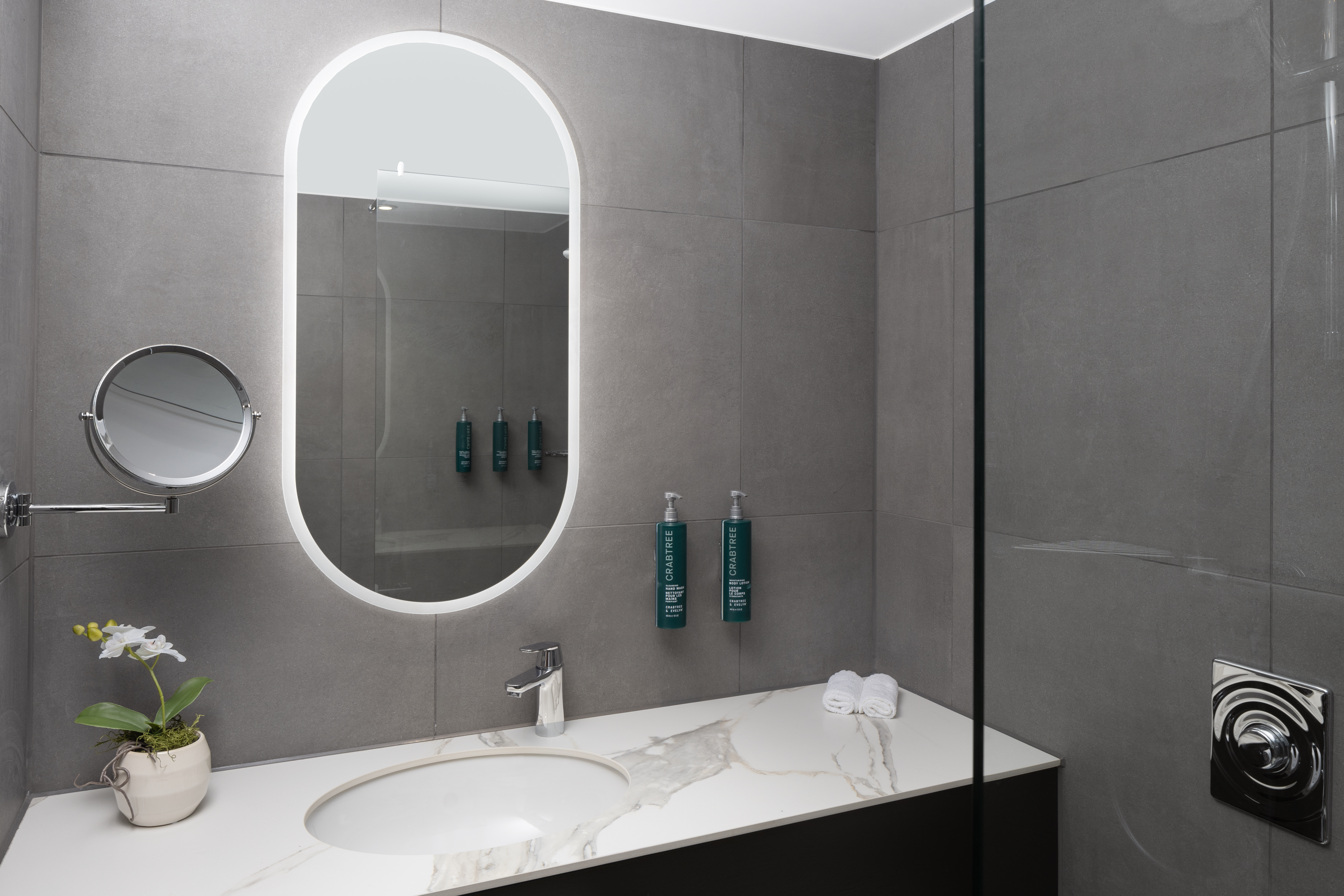 Hilton Düsseldorf Bathroom